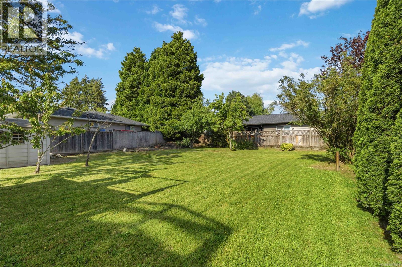 4139 Carey Rd - 4