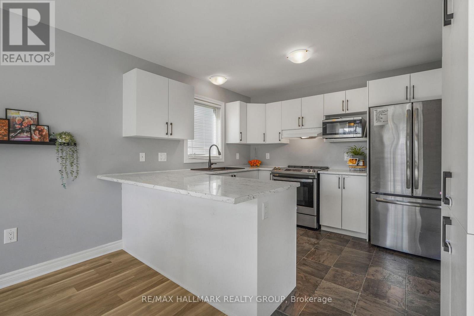 363 TRILLIUM CIRCLE - 11