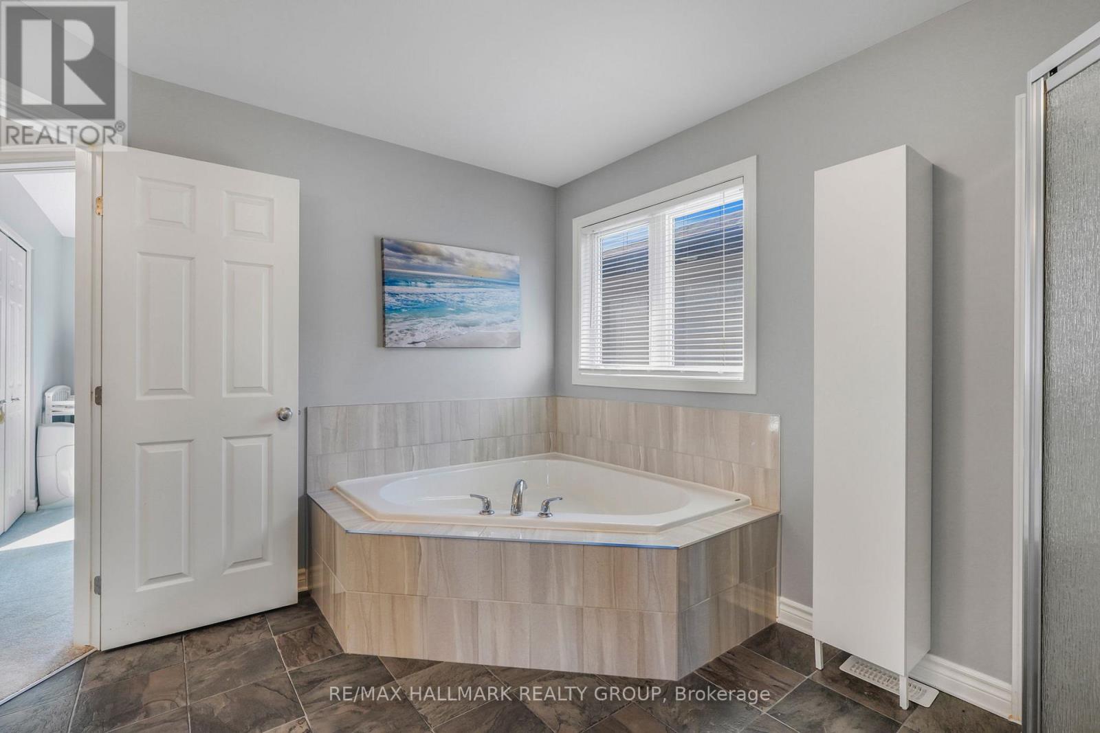 363 TRILLIUM CIRCLE - 21