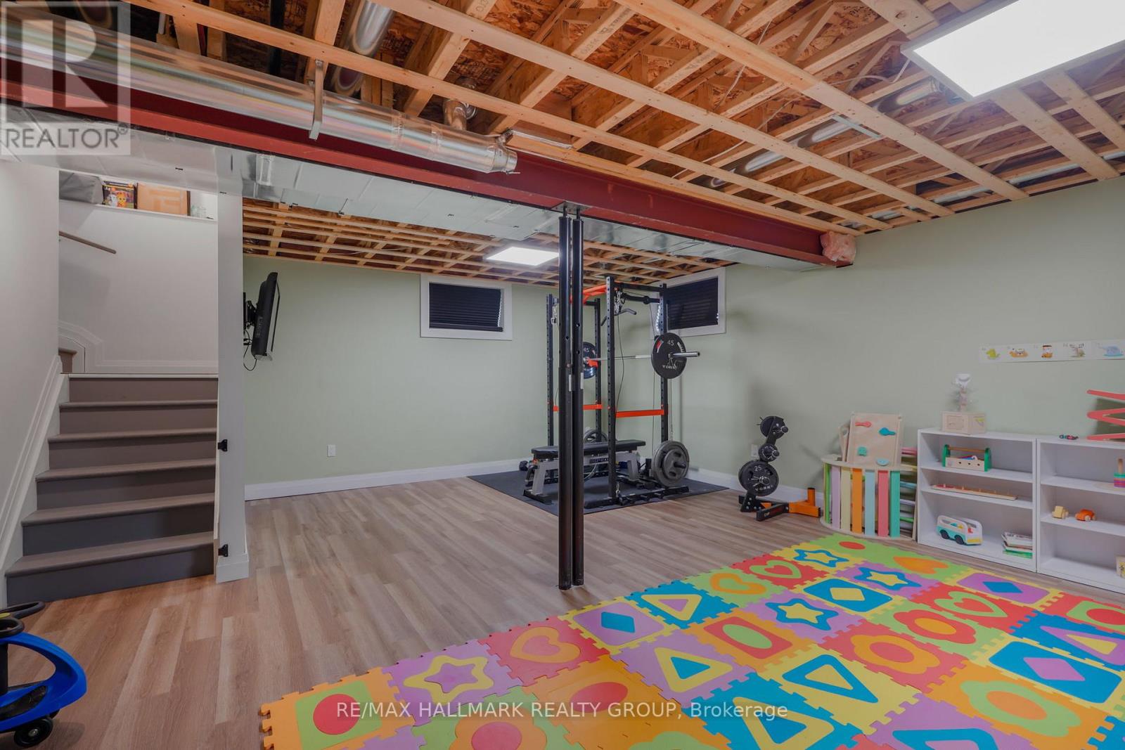 363 TRILLIUM CIRCLE - 27