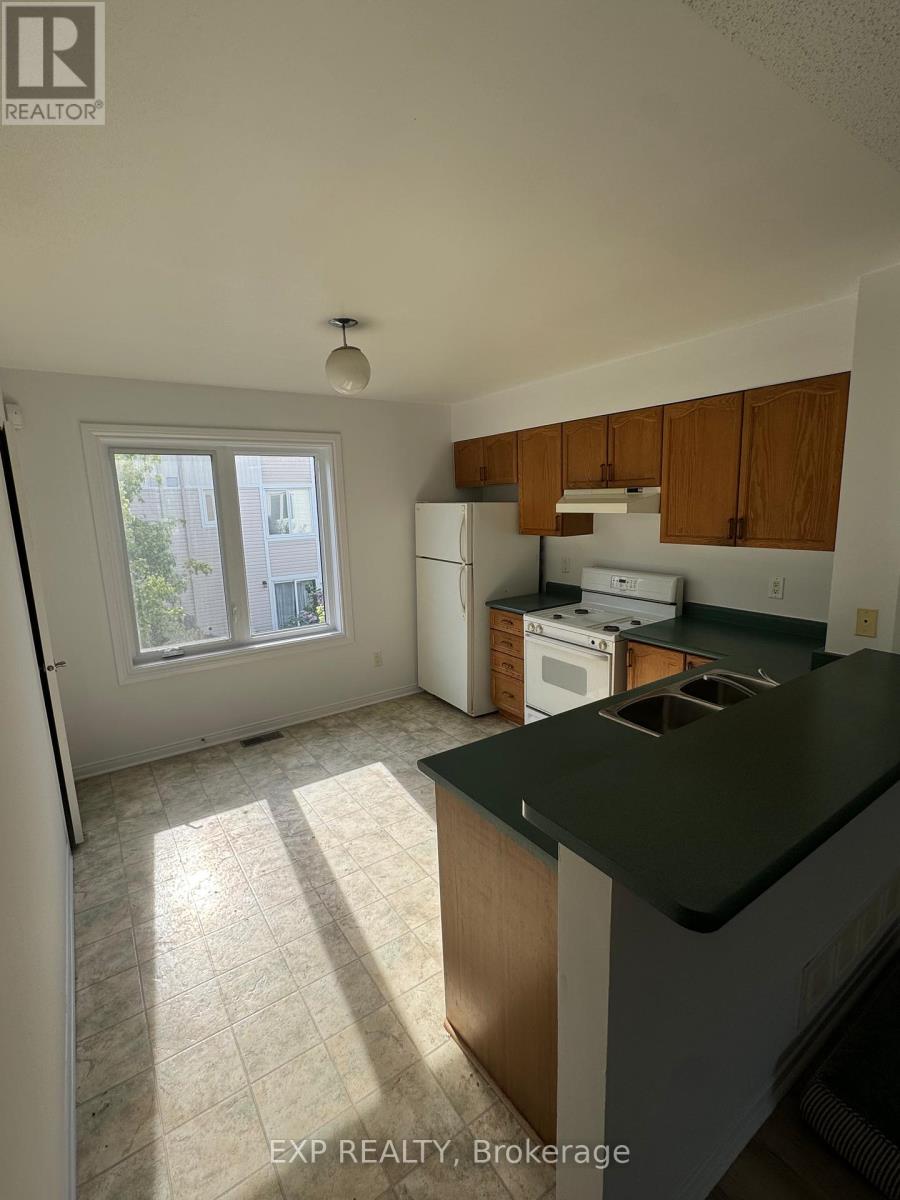 42 MANHATTAN CRESCENT - 4