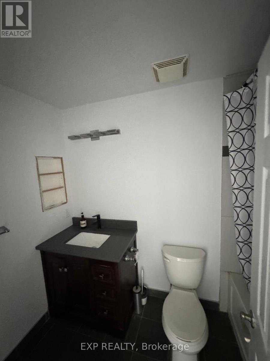 42 MANHATTAN CRESCENT - 10