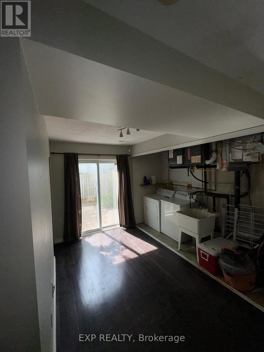 42 MANHATTAN CRESCENT - 12