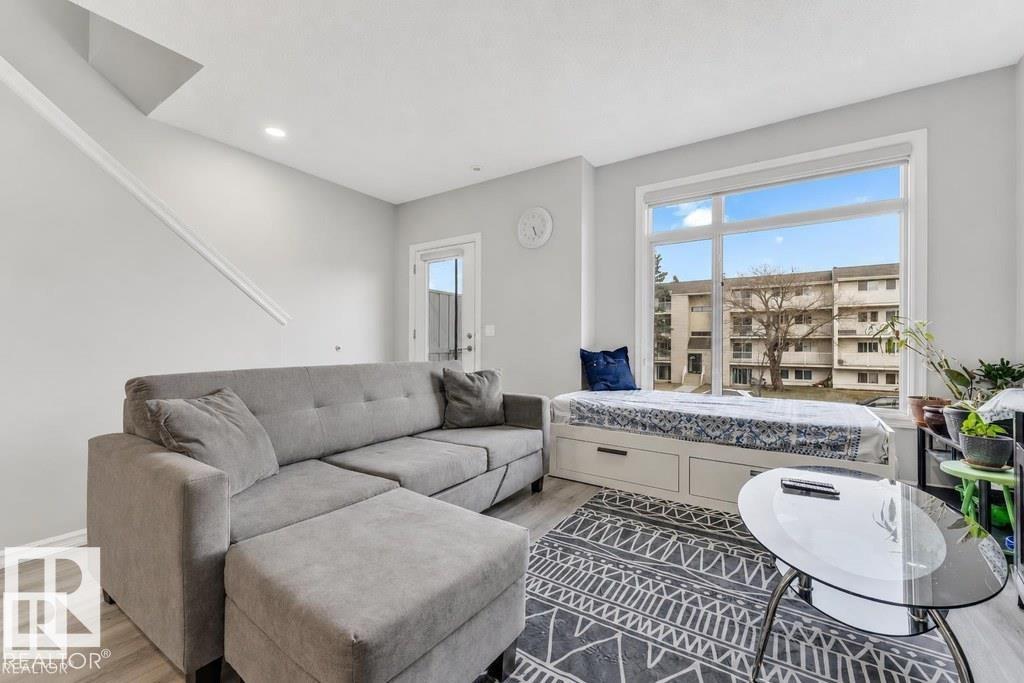 #61 215 SADDLEBACK RD NW NW - 15