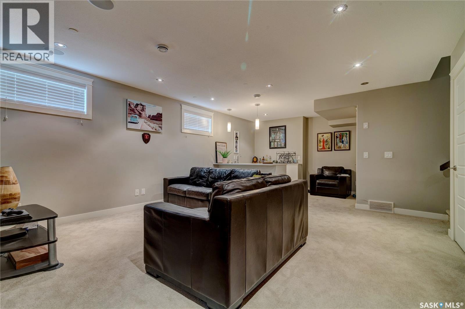 4606 Curtiss AVENUE - 35