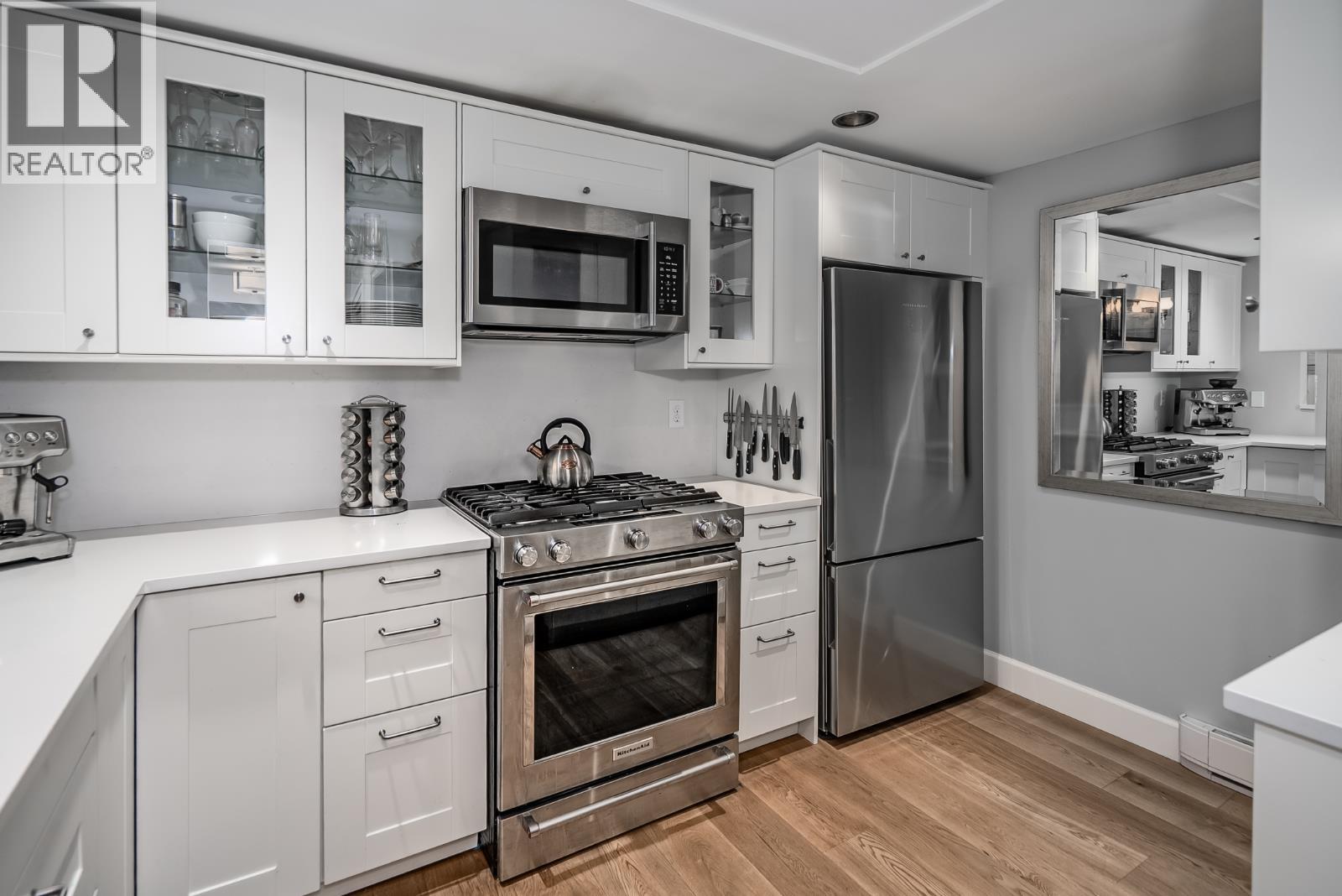 2413 W 5TH AVENUE, Vancouver
