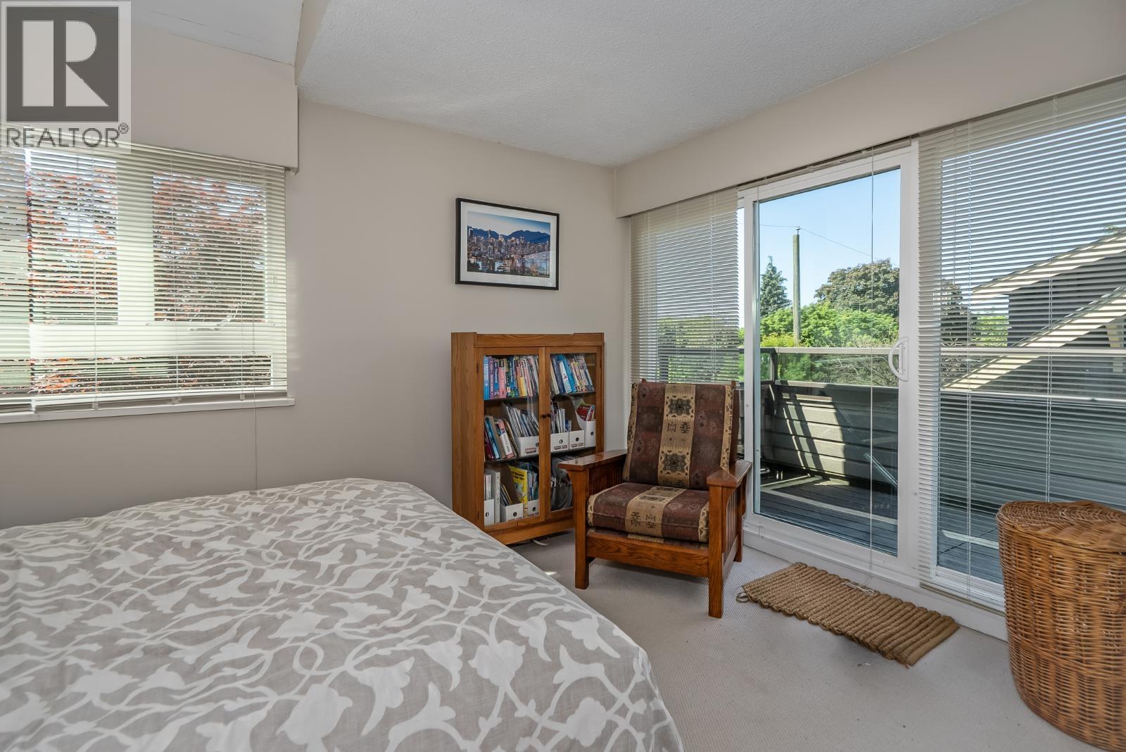 2413 W 5TH AVENUE, Vancouver