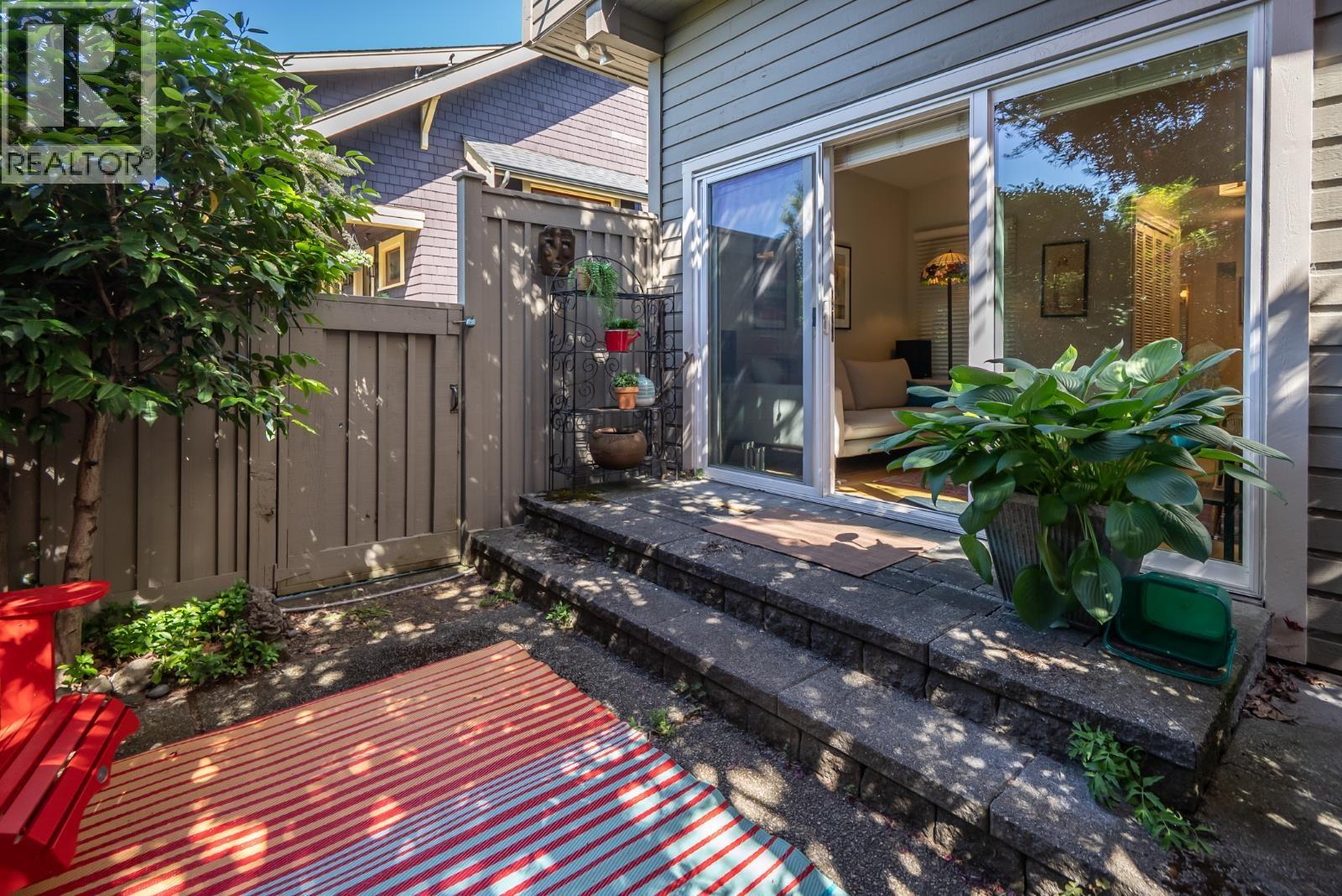 2413 W 5TH AVENUE, Vancouver