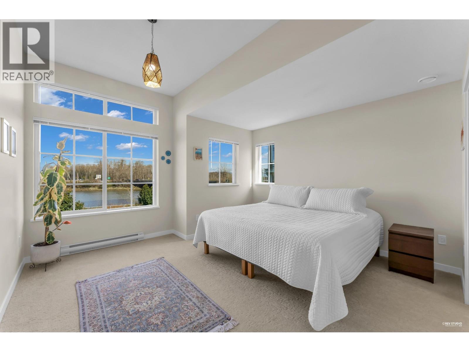 #12B-5551 ADMIRAL Way, Delta