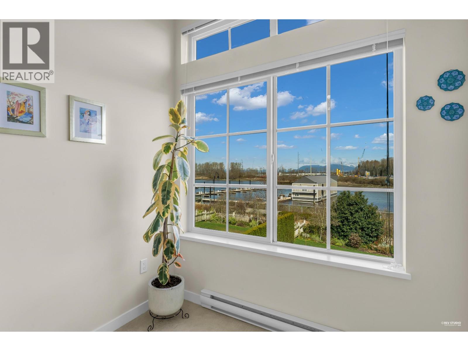 #12B-5551 ADMIRAL Way, Delta
