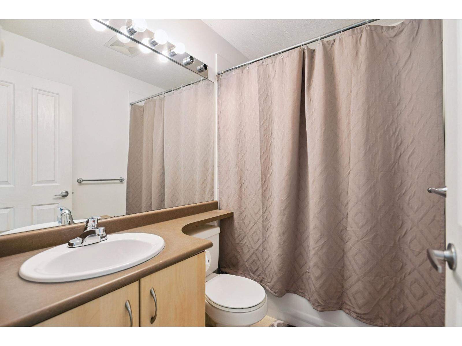 3 Bed, 2 Bath House for Sale in Surrey – 26 15871 85 AVENUE, Surrey – MLS# R3131427 - Image 24