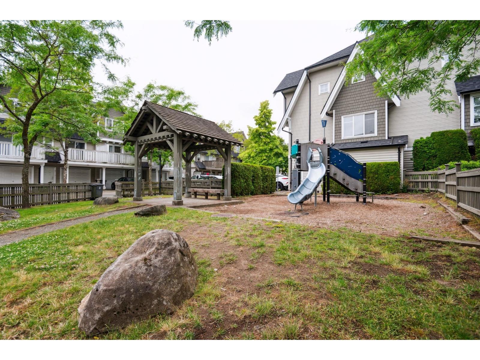 3 Bed, 2 Bath House for Sale in Surrey – 26 15871 85 AVENUE, Surrey – MLS# R3131427 - Image 33