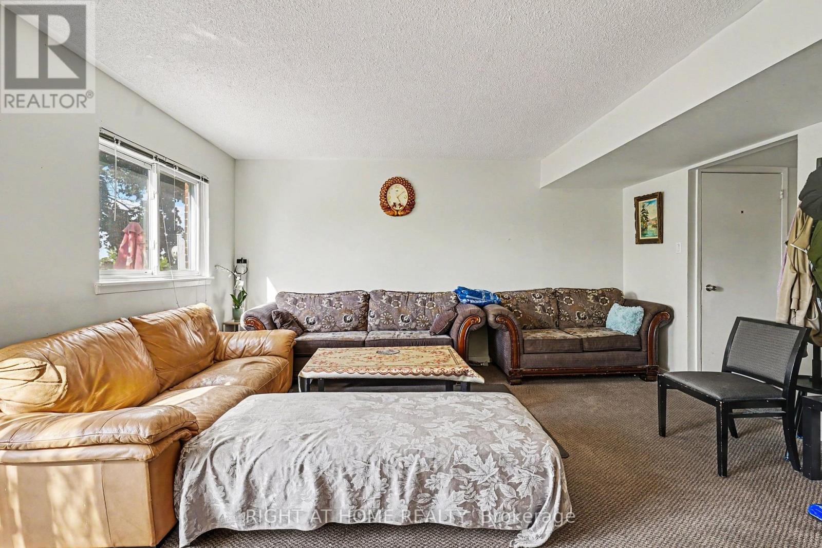 #89 1020 CENTRAL PARK DRIVE - 4