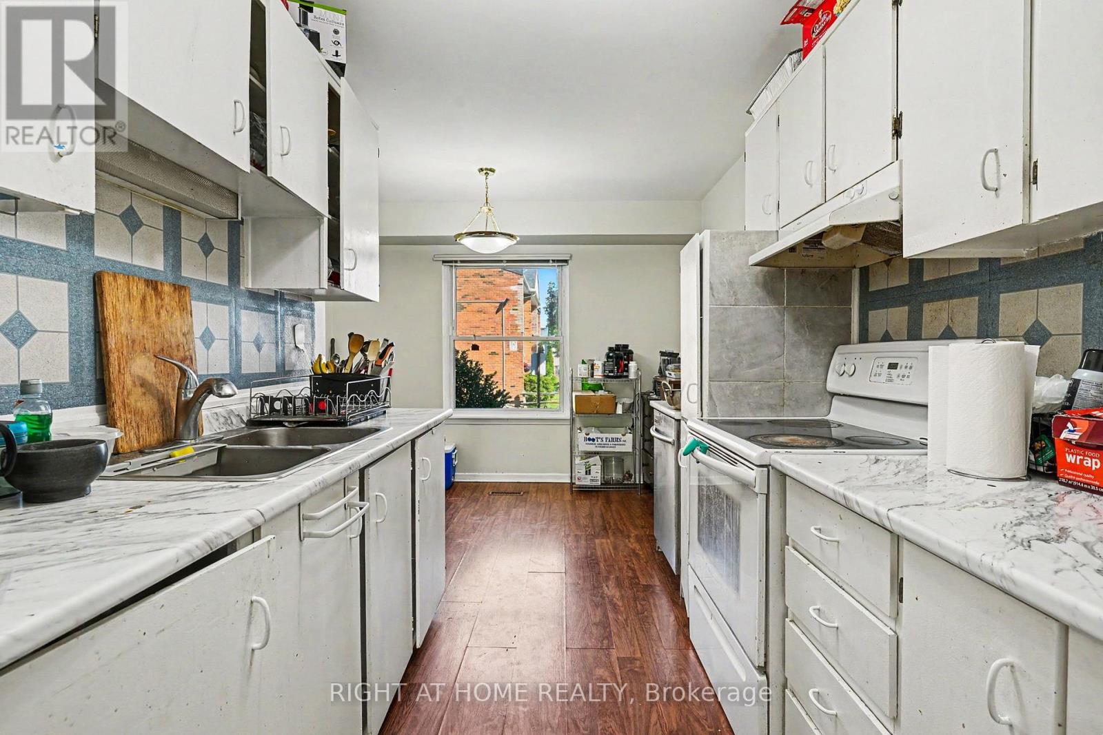 #89 1020 CENTRAL PARK DRIVE - 5