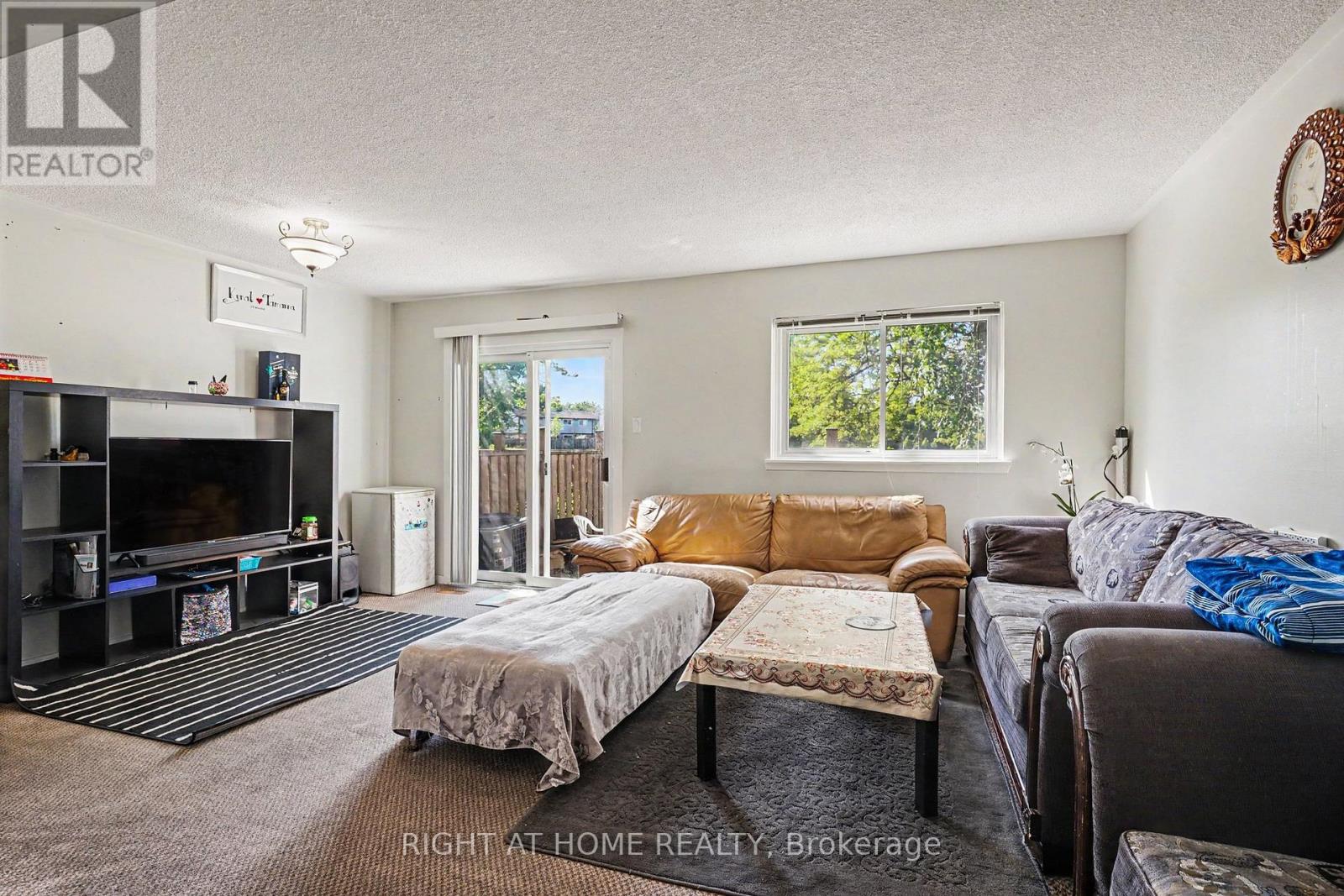 #89 1020 CENTRAL PARK DRIVE - 6