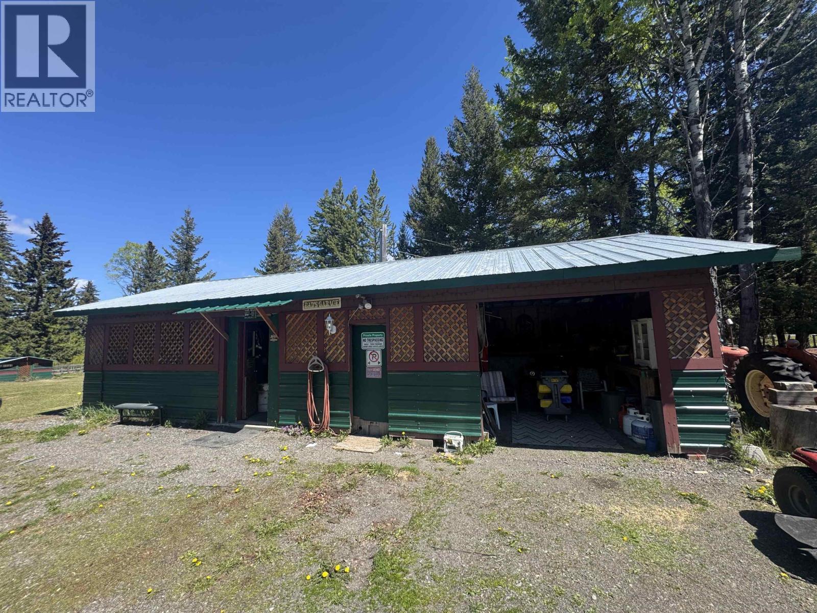 6265 HORSE LAKE ROAD - 26