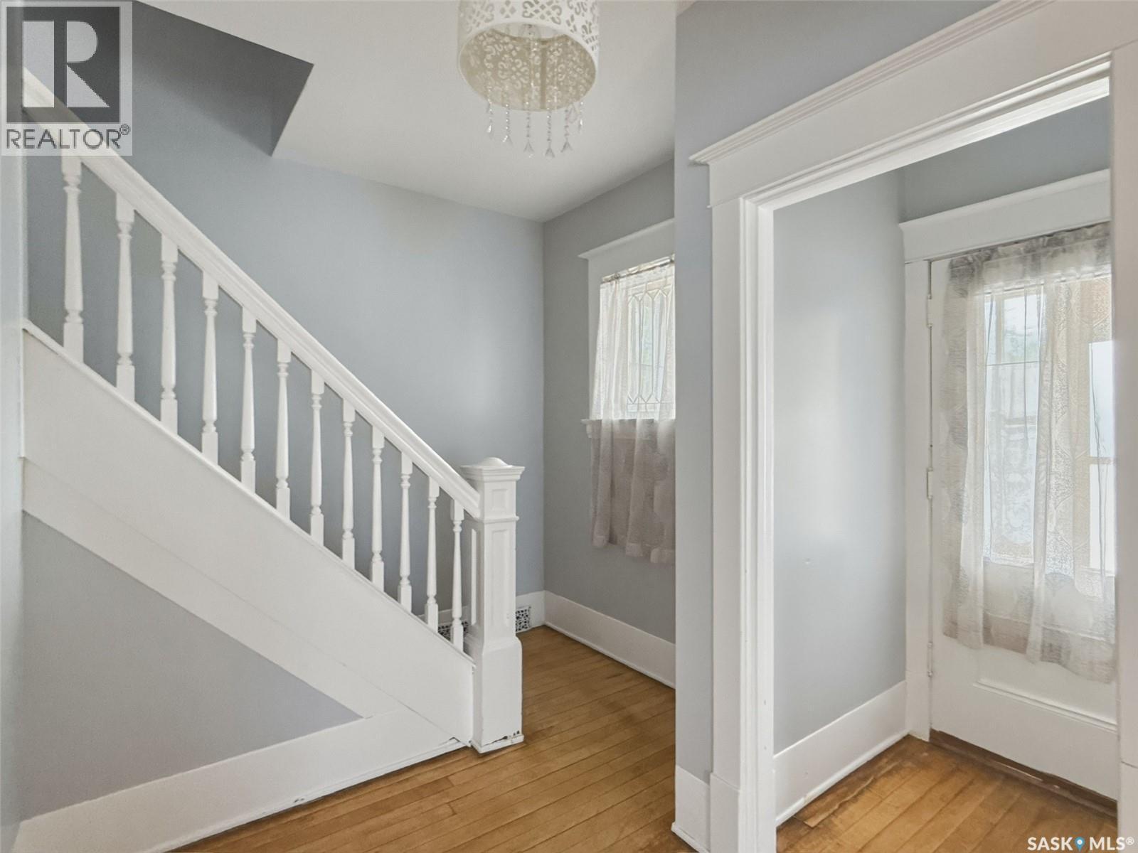 521 2nd AVENUE NE - 12