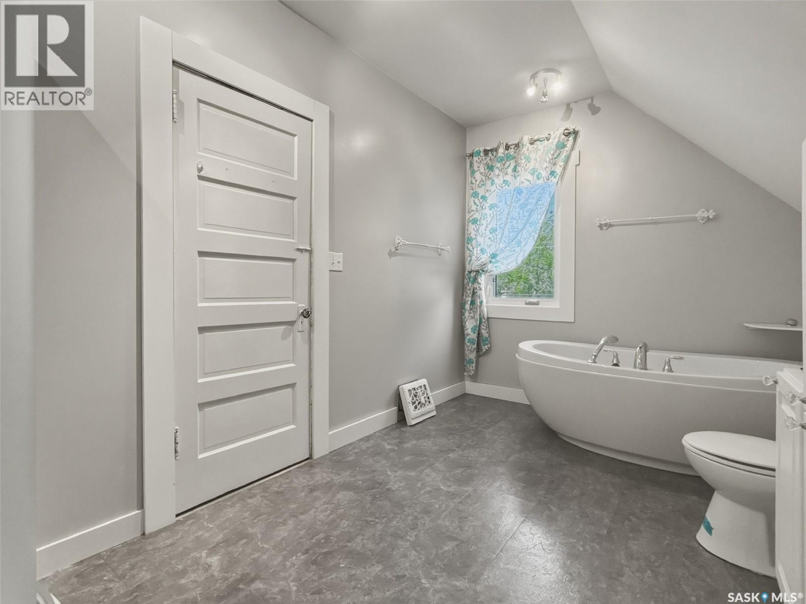 521 2nd AVENUE NE - 21