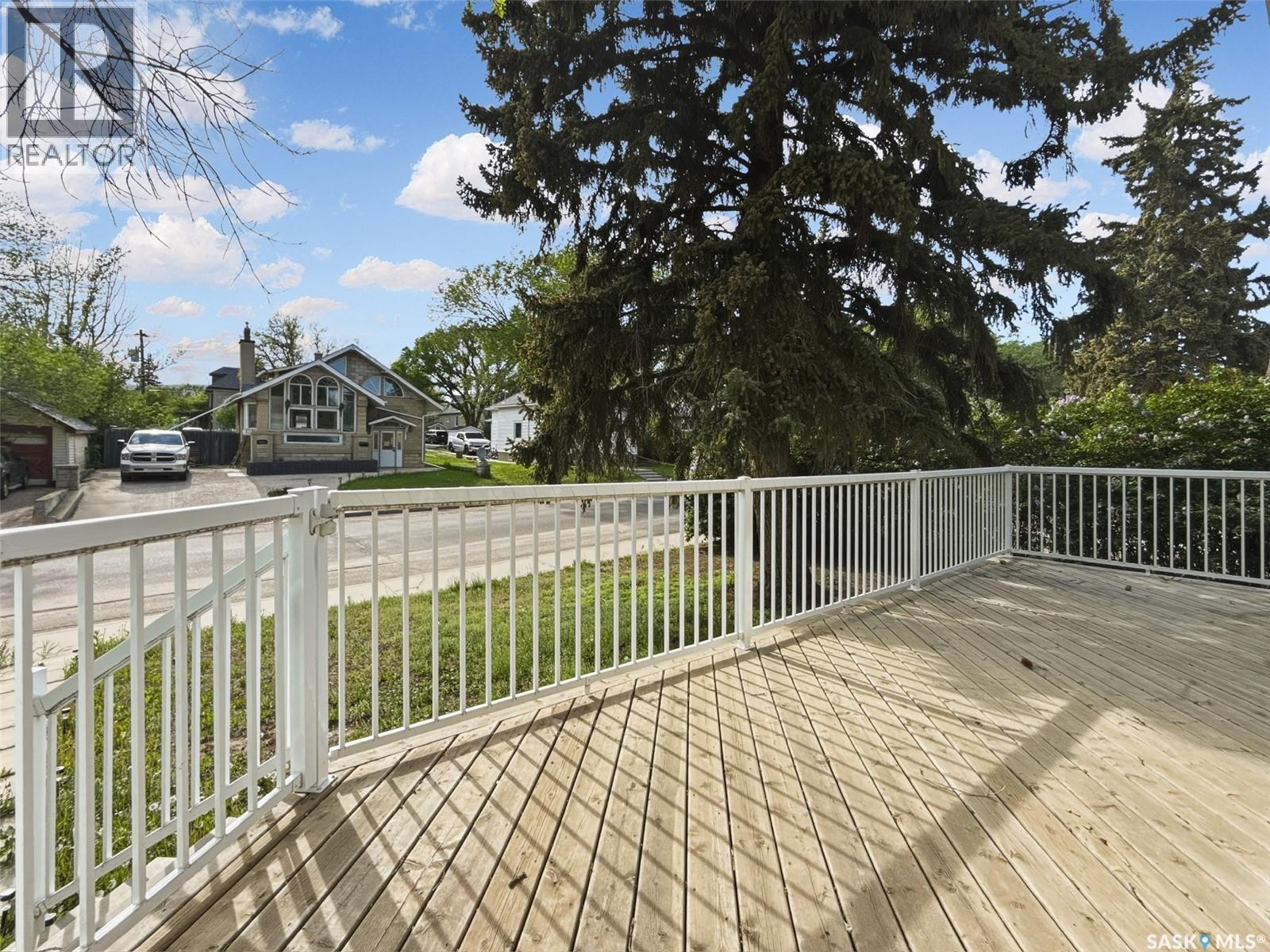 521 2nd AVENUE NE - 27