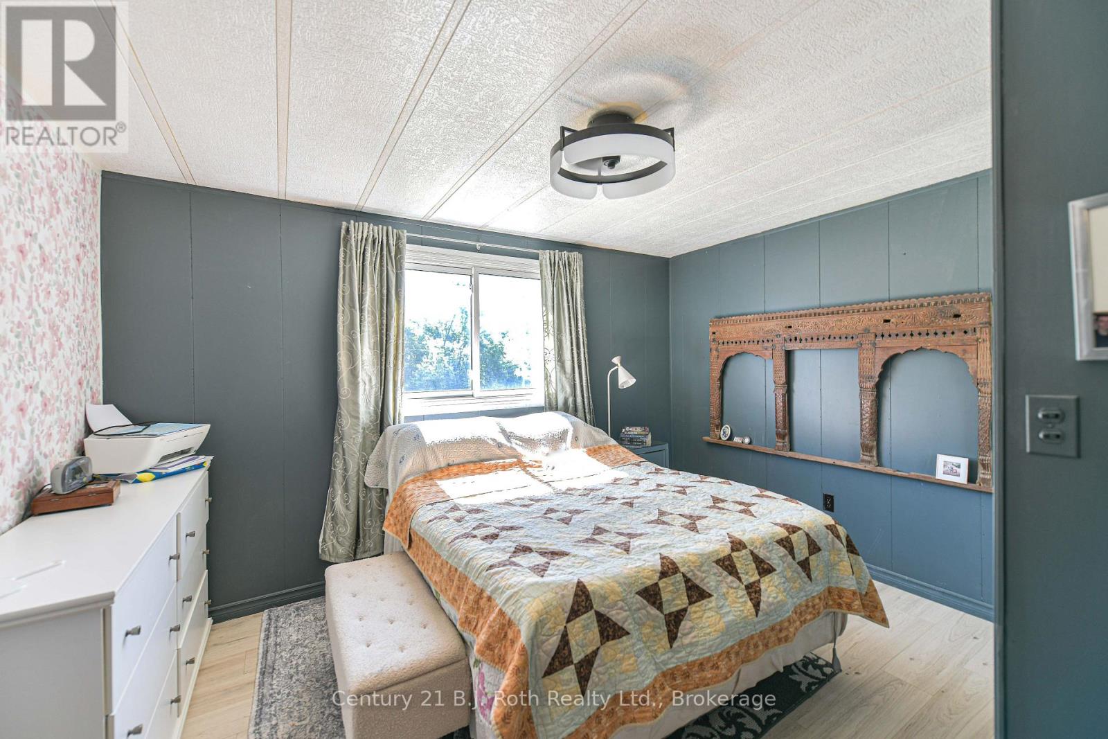 14 MUIR DRIVE - 22