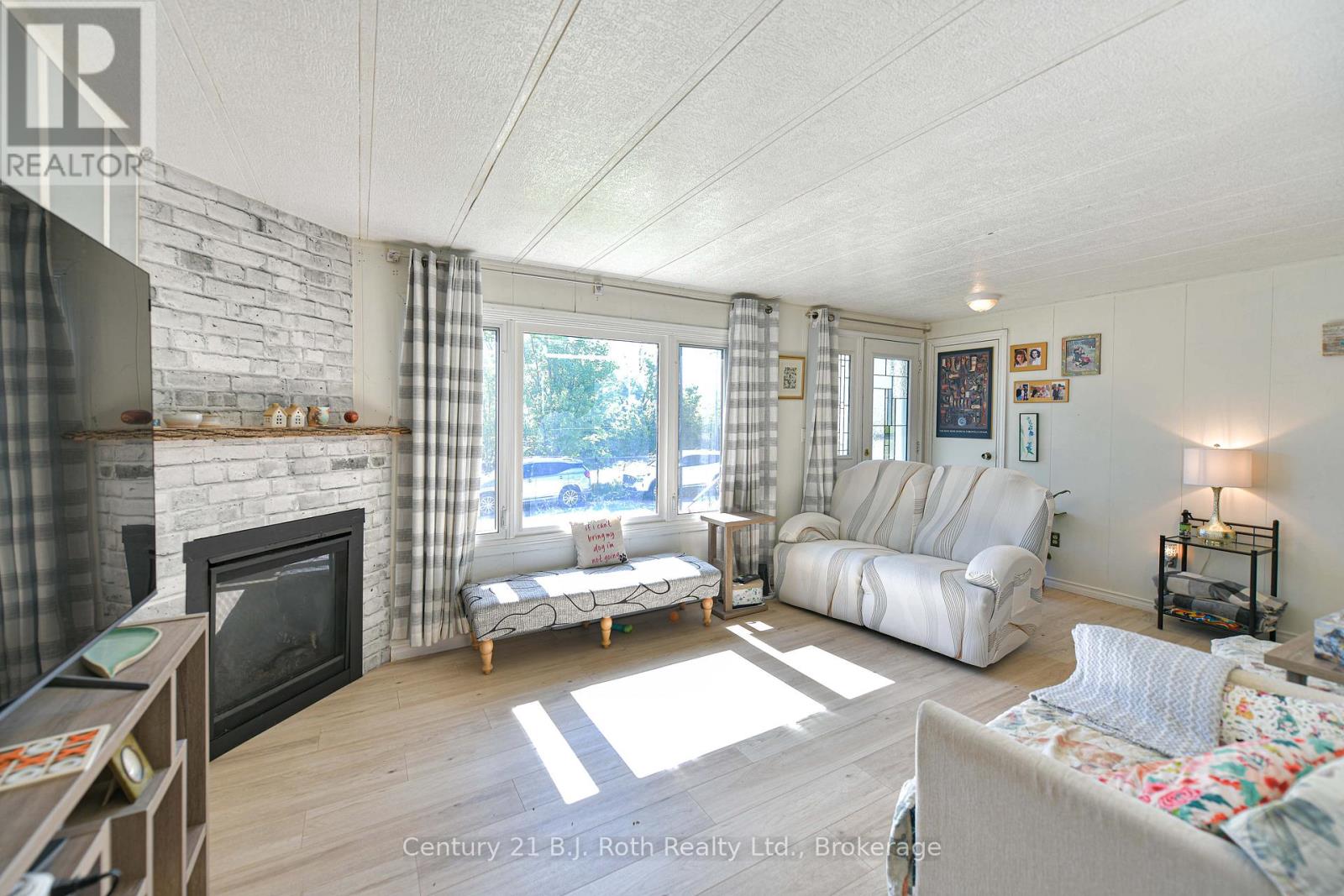 14 MUIR DRIVE - 17