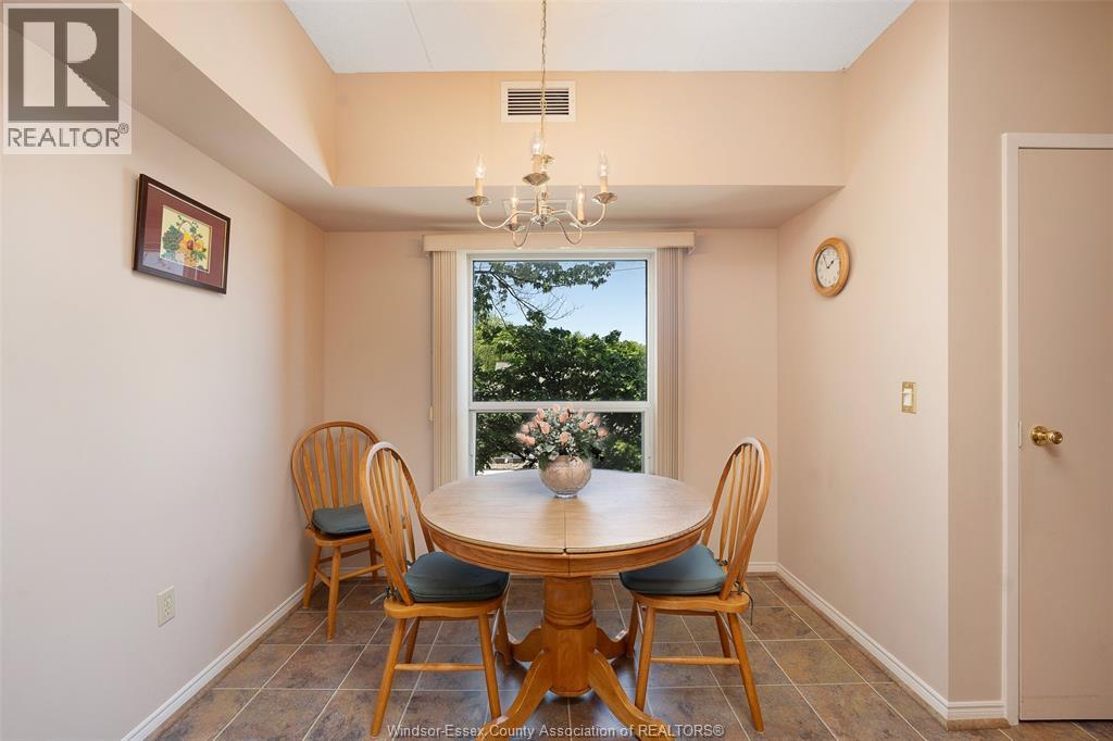 #307 5355 Wyandotte STREET East - 17