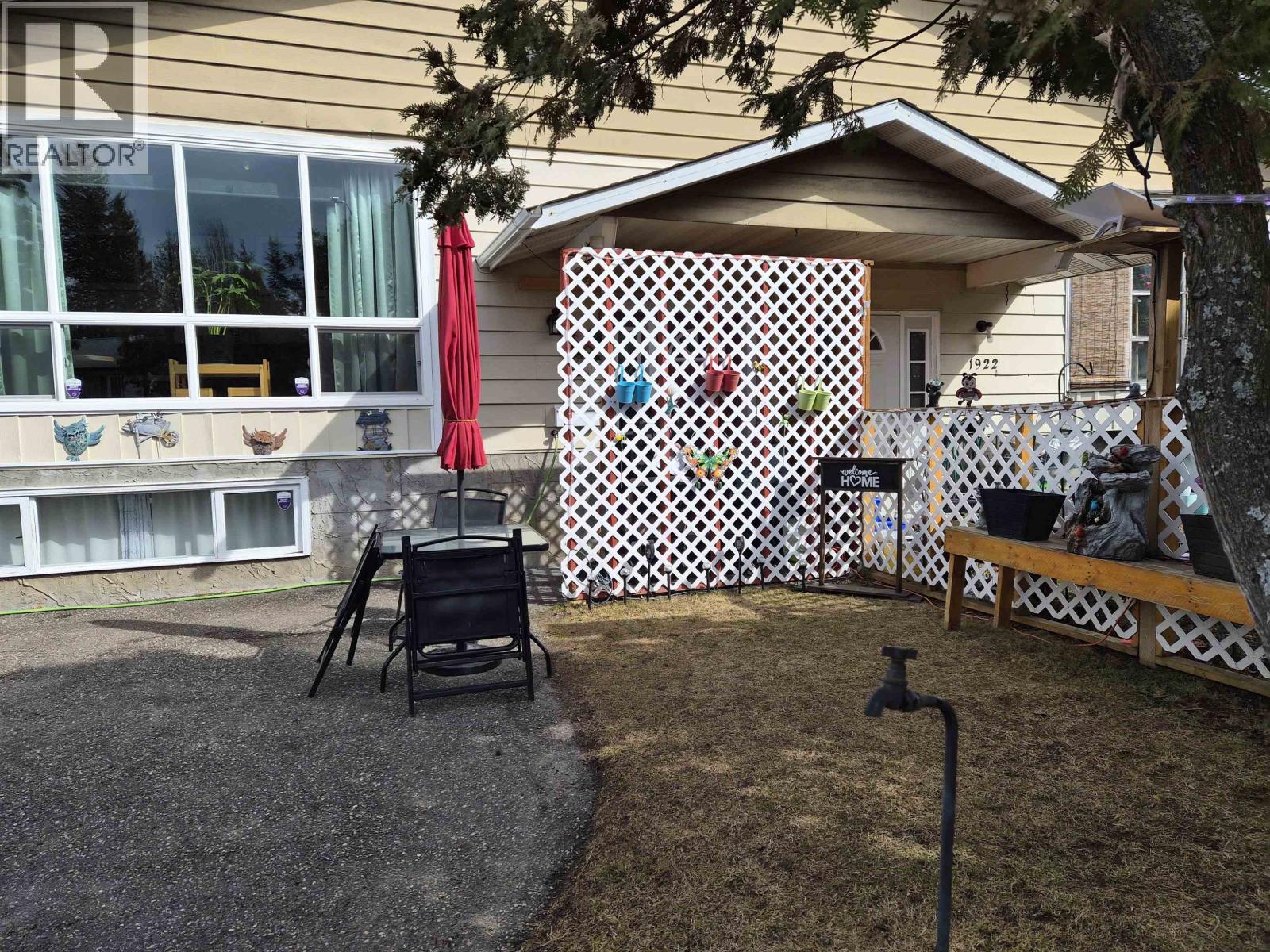 1920 HEMLOCK STREET - 2