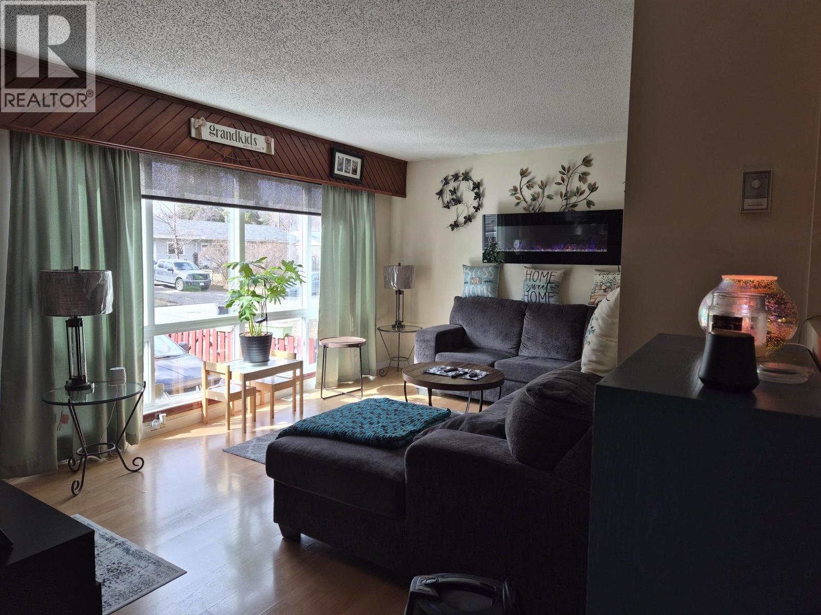 1920 HEMLOCK STREET - 4