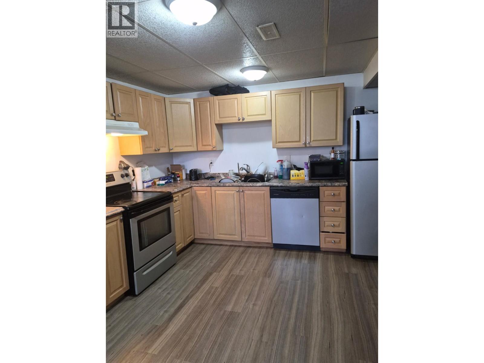 1920 HEMLOCK STREET - 12