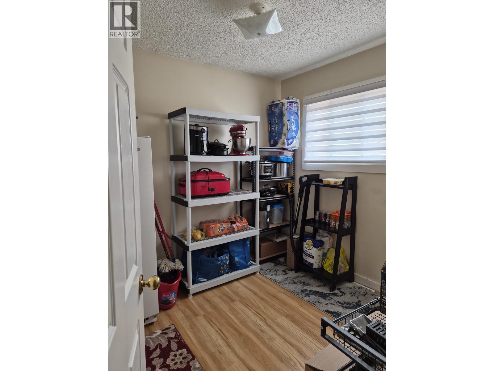 1920 HEMLOCK STREET - 10