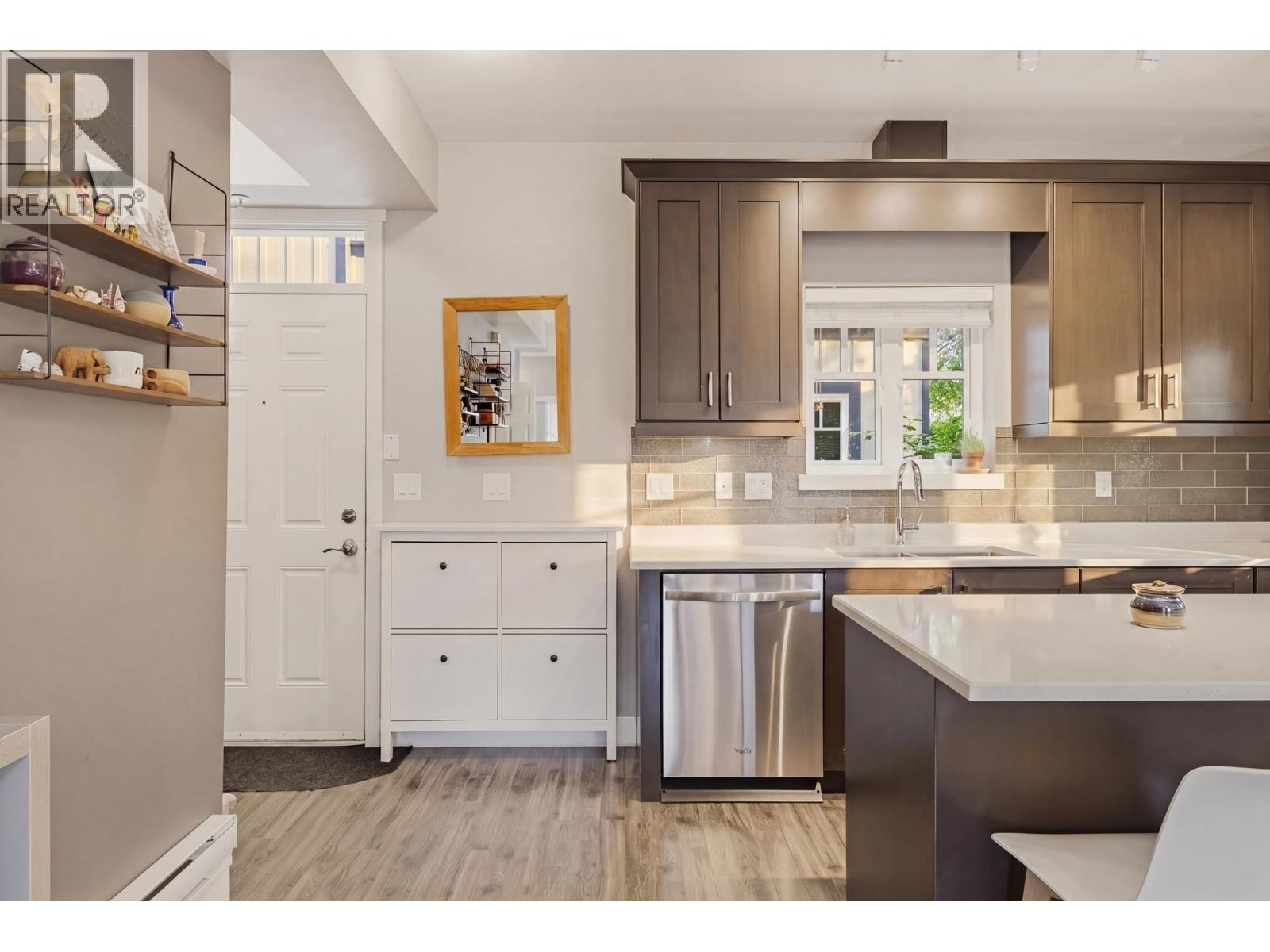 215 2273 TRIUMPH STREET, Vancouver