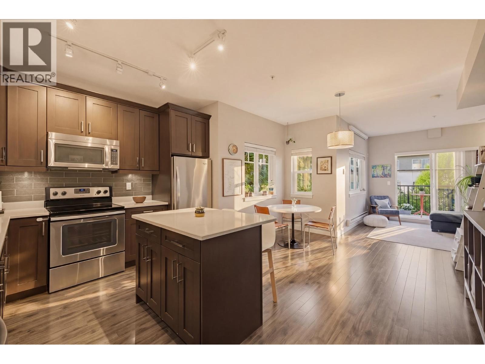 215 2273 TRIUMPH STREET, Vancouver
