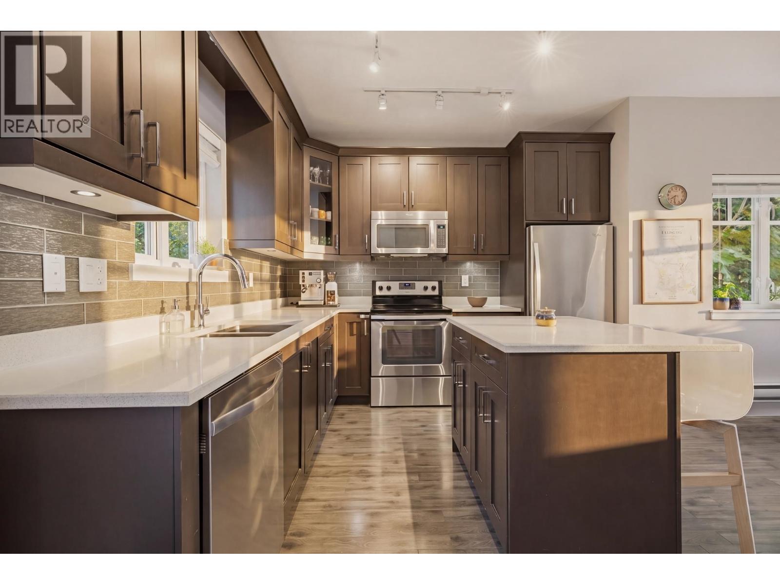 215 2273 TRIUMPH STREET, Vancouver