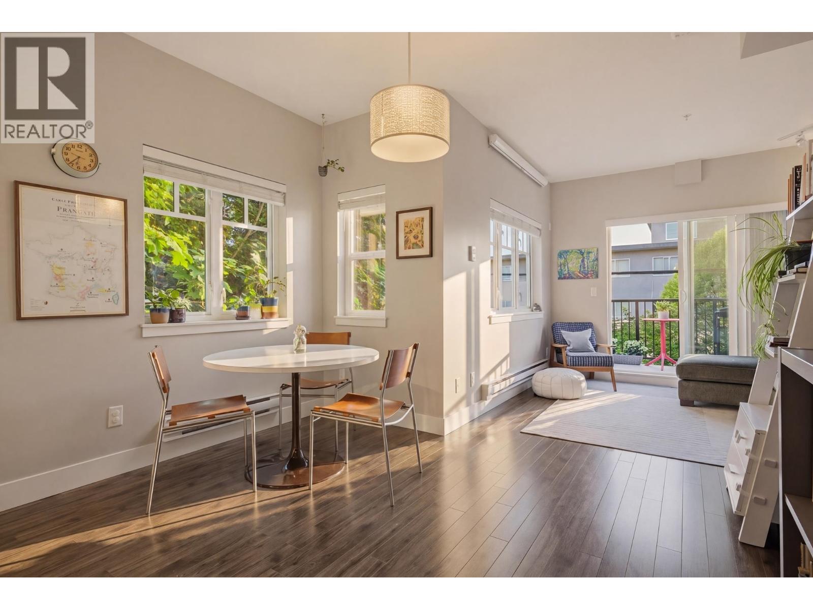 215 2273 TRIUMPH STREET, Vancouver