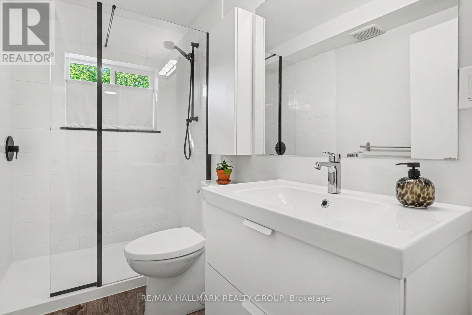 371 SUNNYSIDE AVENUE - 26