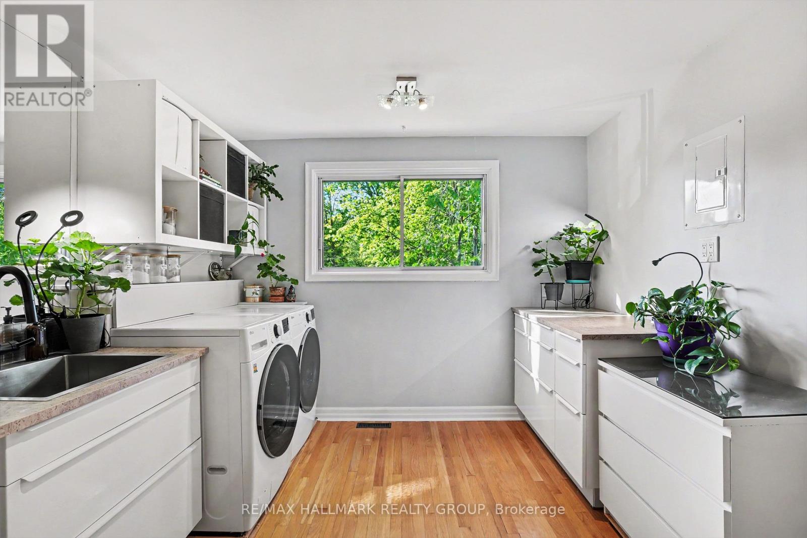371 SUNNYSIDE AVENUE - 27