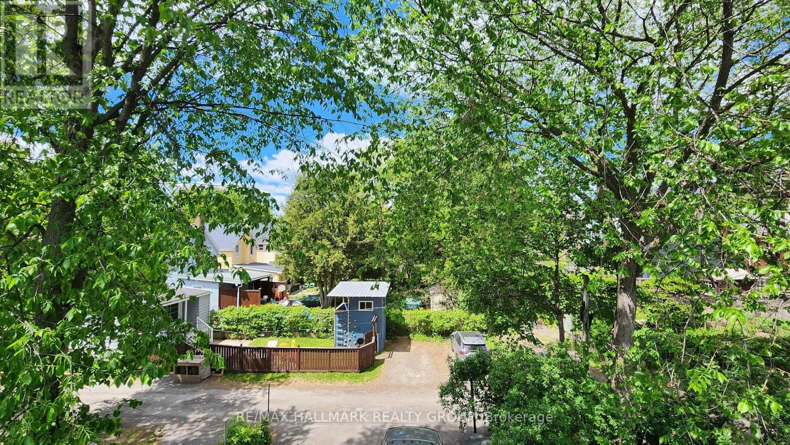 371 SUNNYSIDE AVENUE - 34