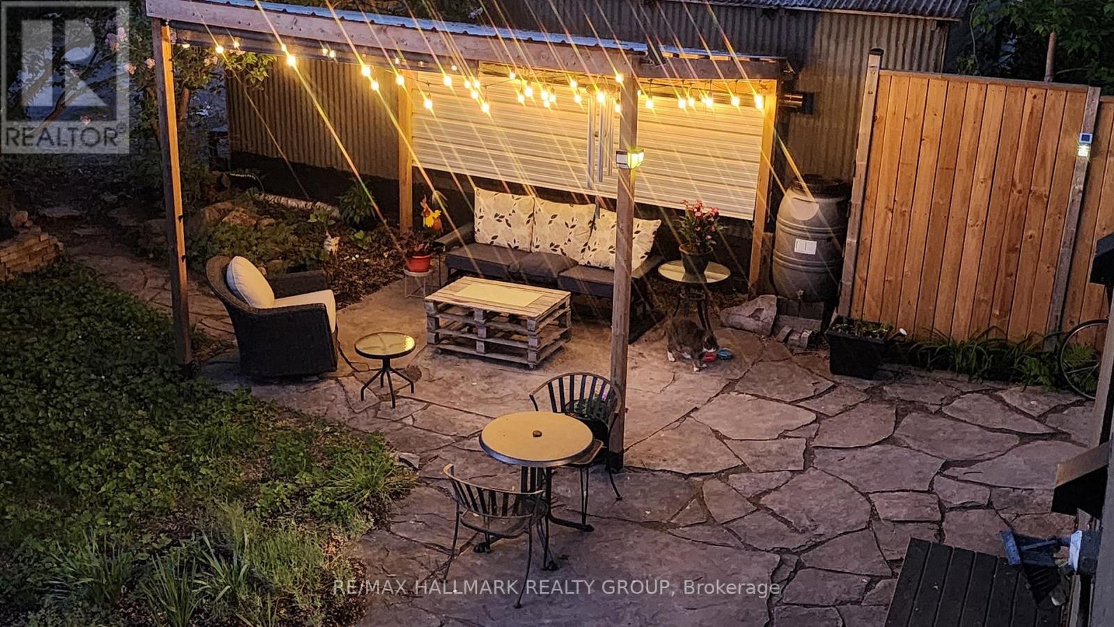 371 SUNNYSIDE AVENUE - 37