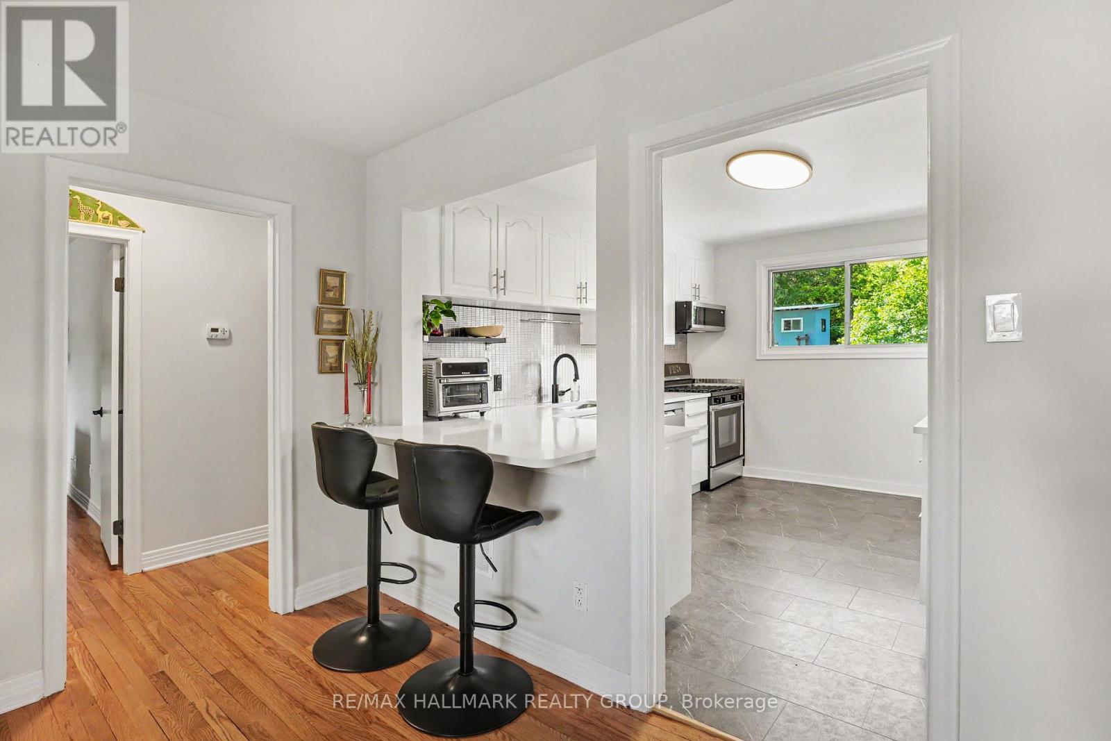 371 SUNNYSIDE AVENUE - 8