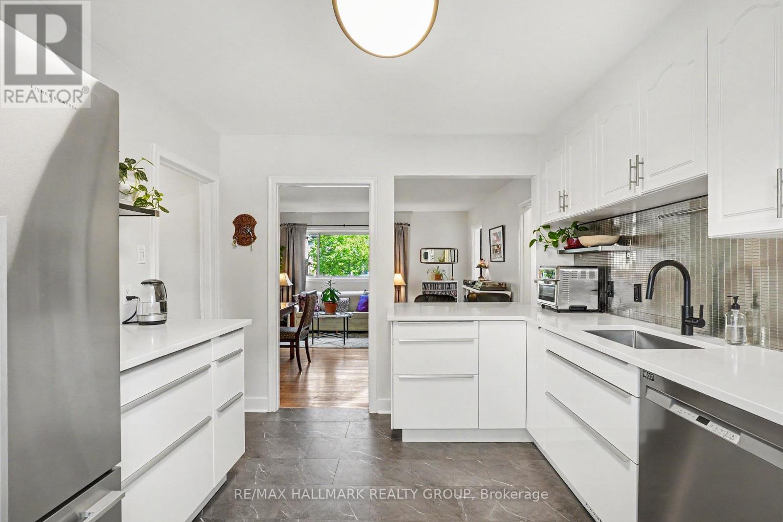 371 SUNNYSIDE AVENUE - 9