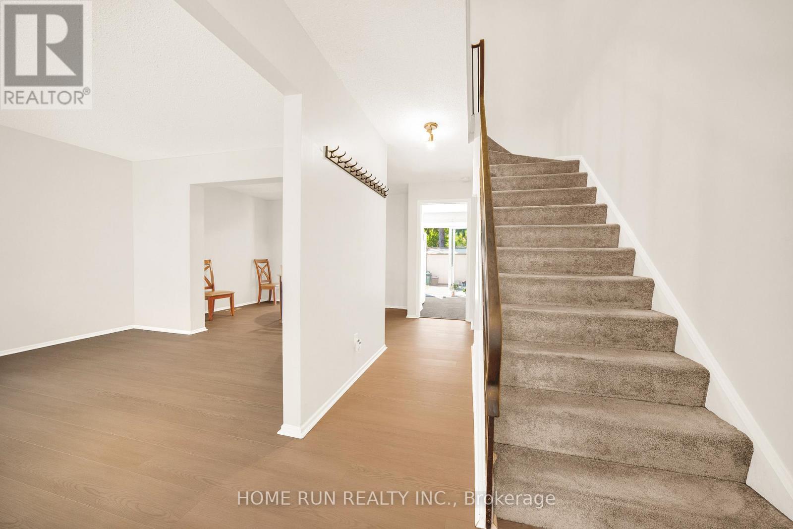 #4 2111 MONTREAL ROAD - 3
