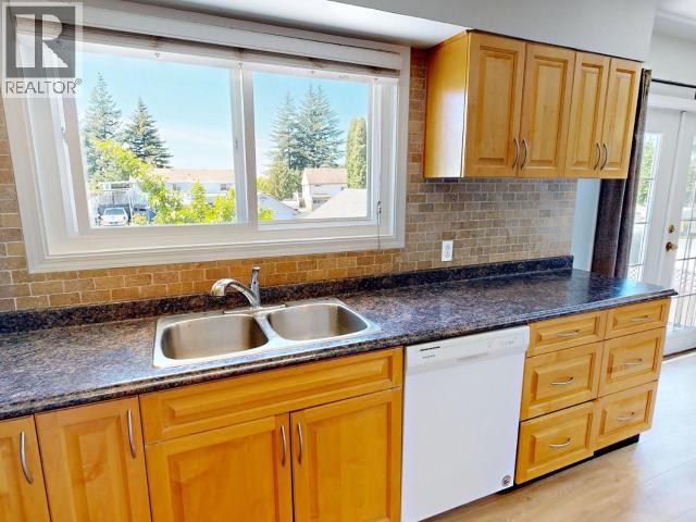 4783 ONTARIO AVE - 10