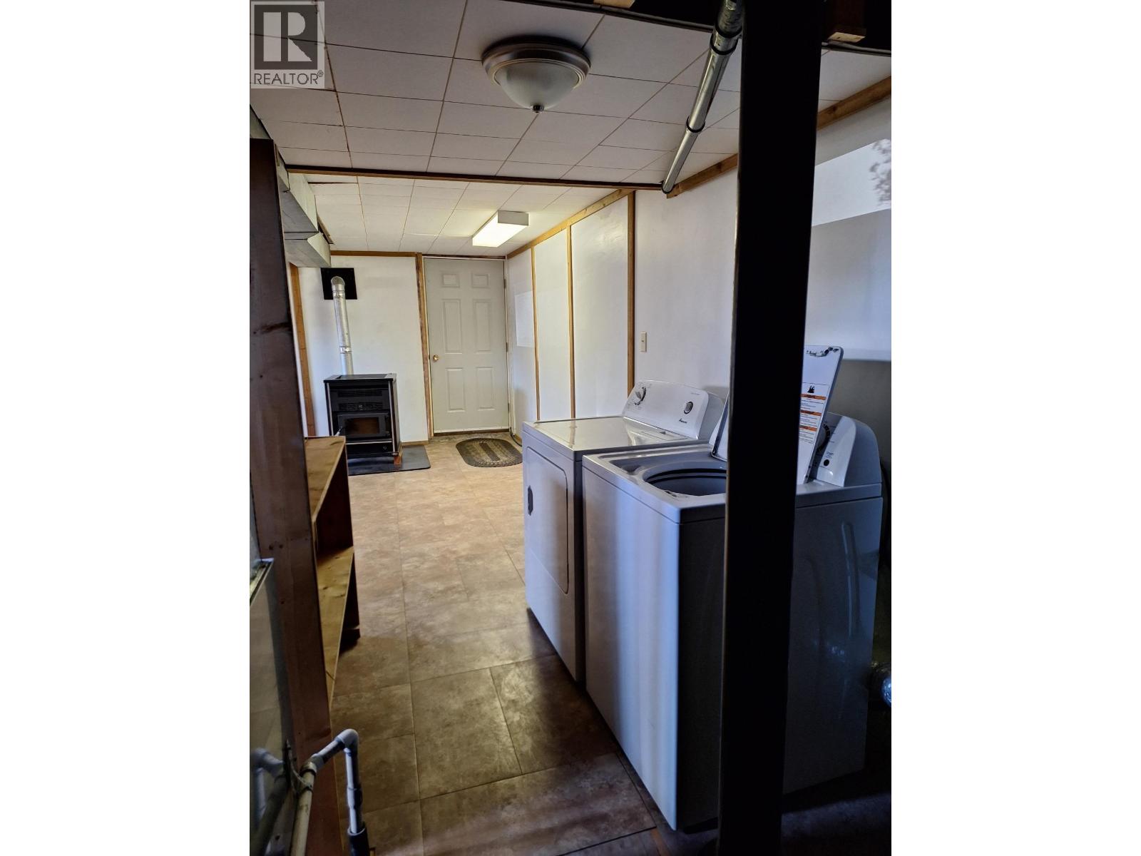273 STELLAKO AVENUE - 23