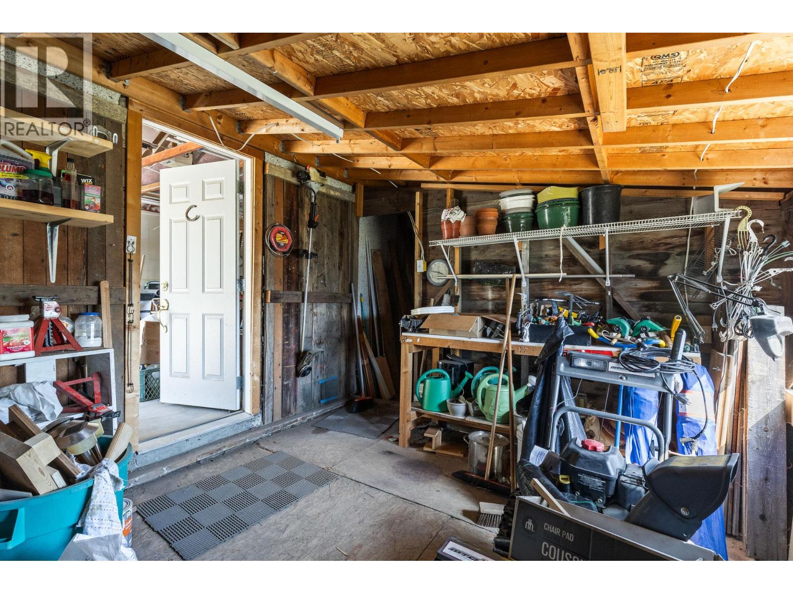 6053 Turner Avenue - 34