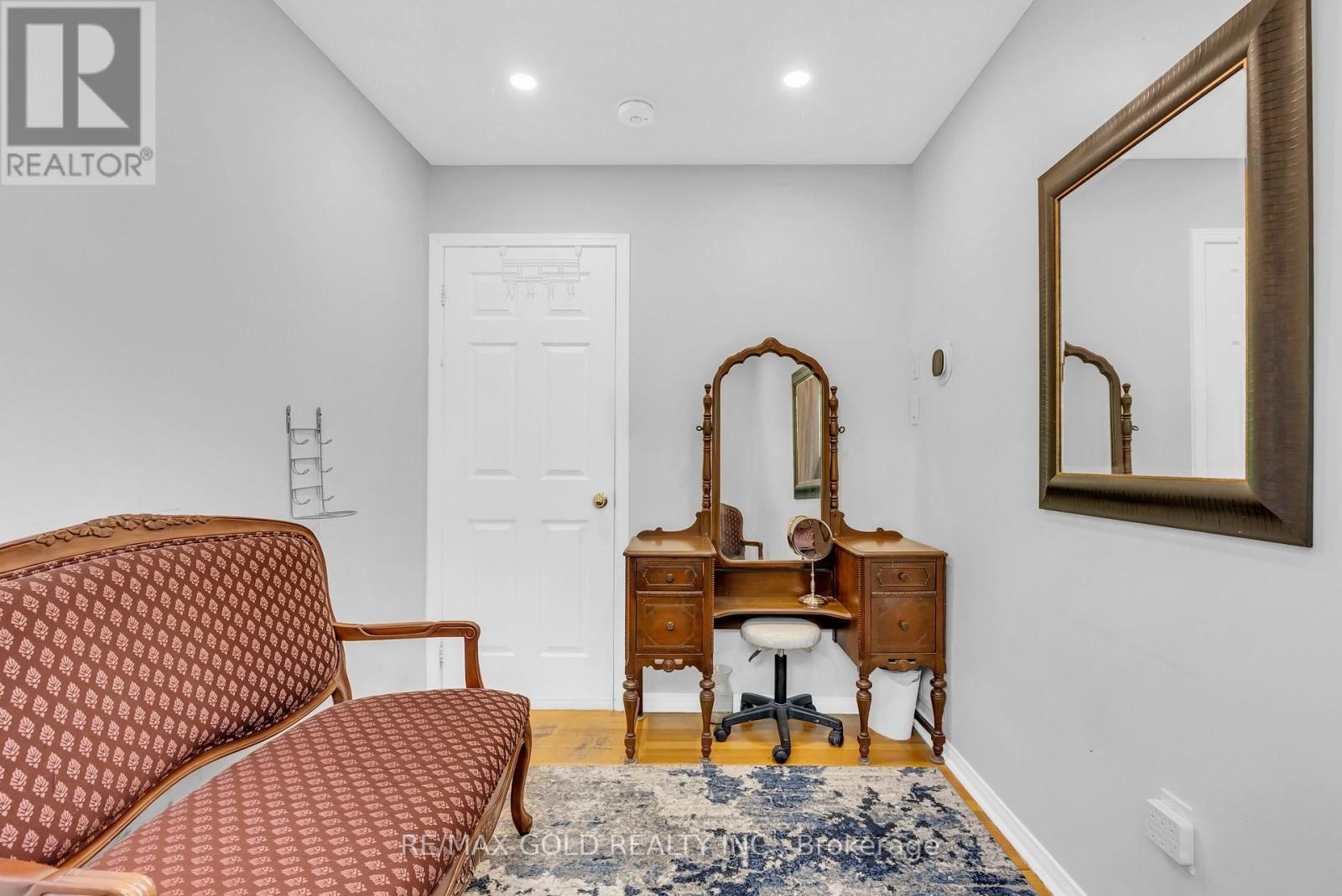 74 FLETCHERS CREEK BOULEVARD - 32