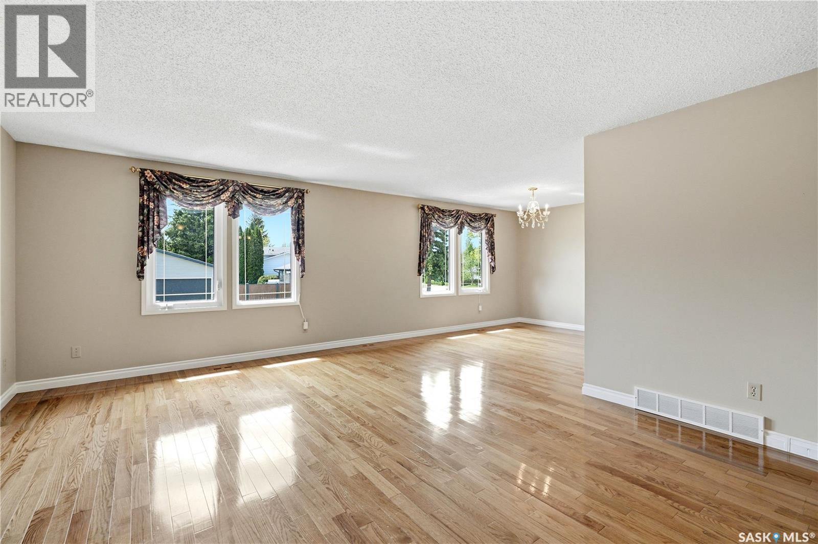 579 Tobin CRESCENT - 6