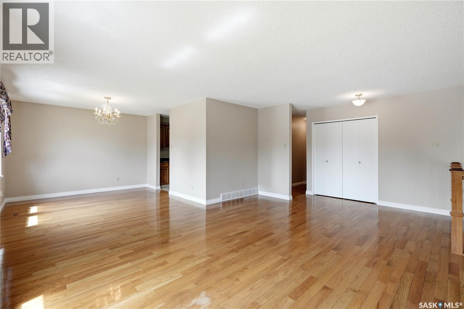 579 Tobin CRESCENT - 7