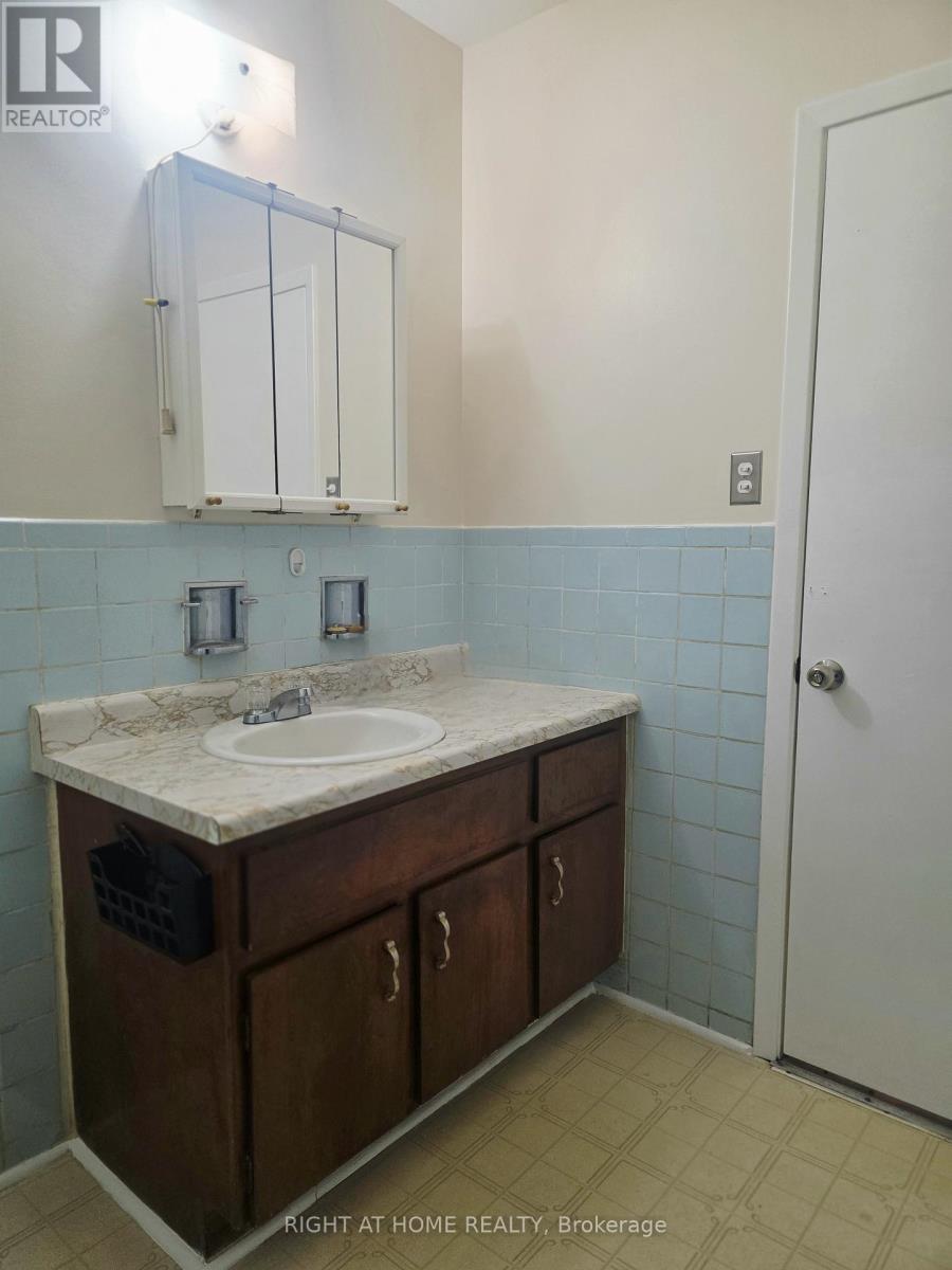 3556 MONICA DRIVE - 32