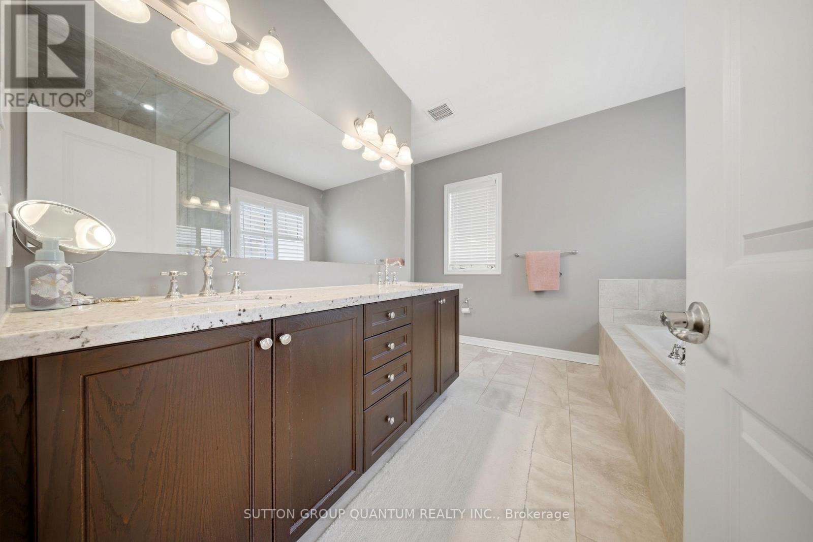 3196 ERNEST APPELBE BOULEVARD - 36