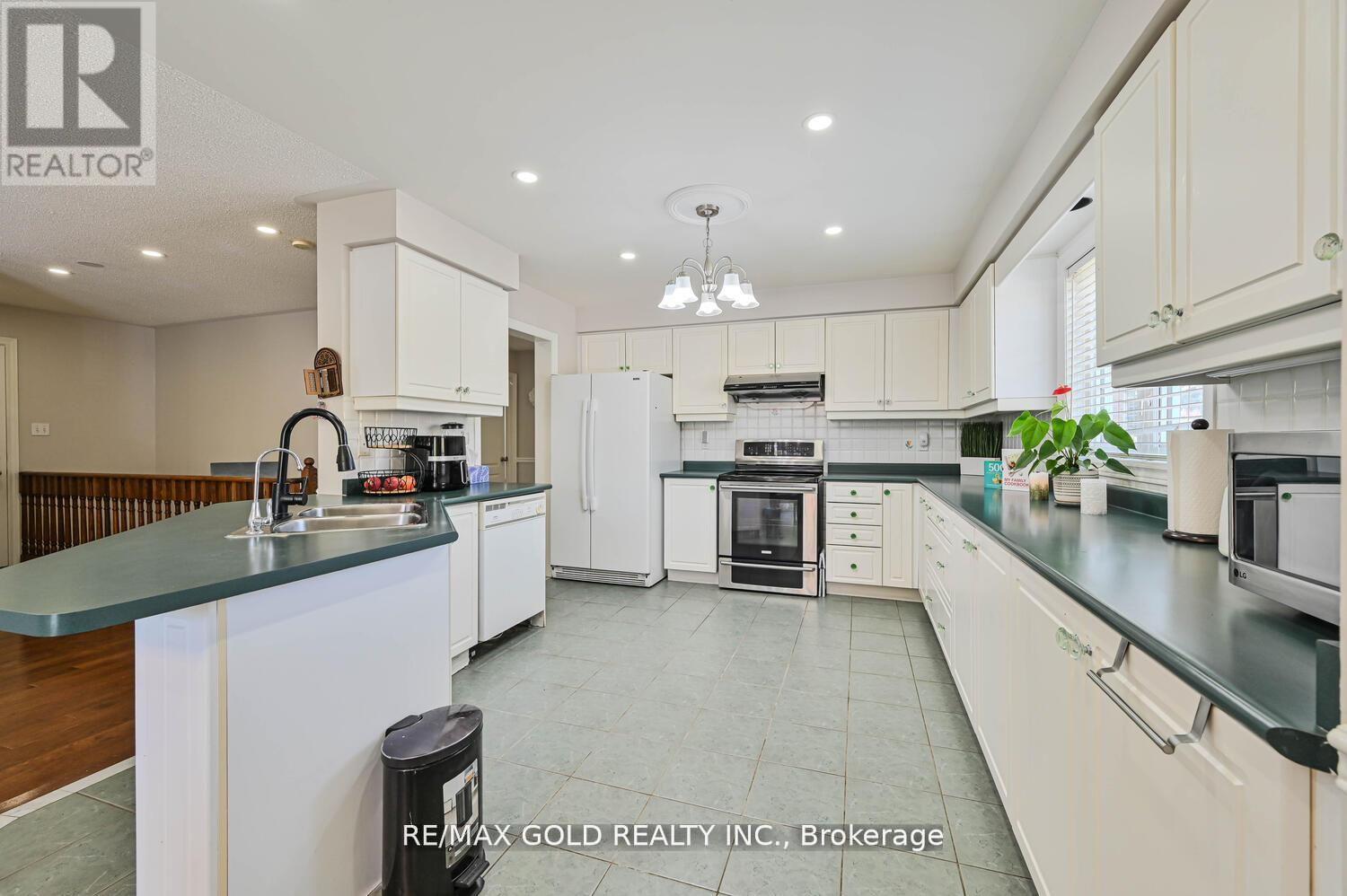 156 BARLEYFIELD ROAD - 10